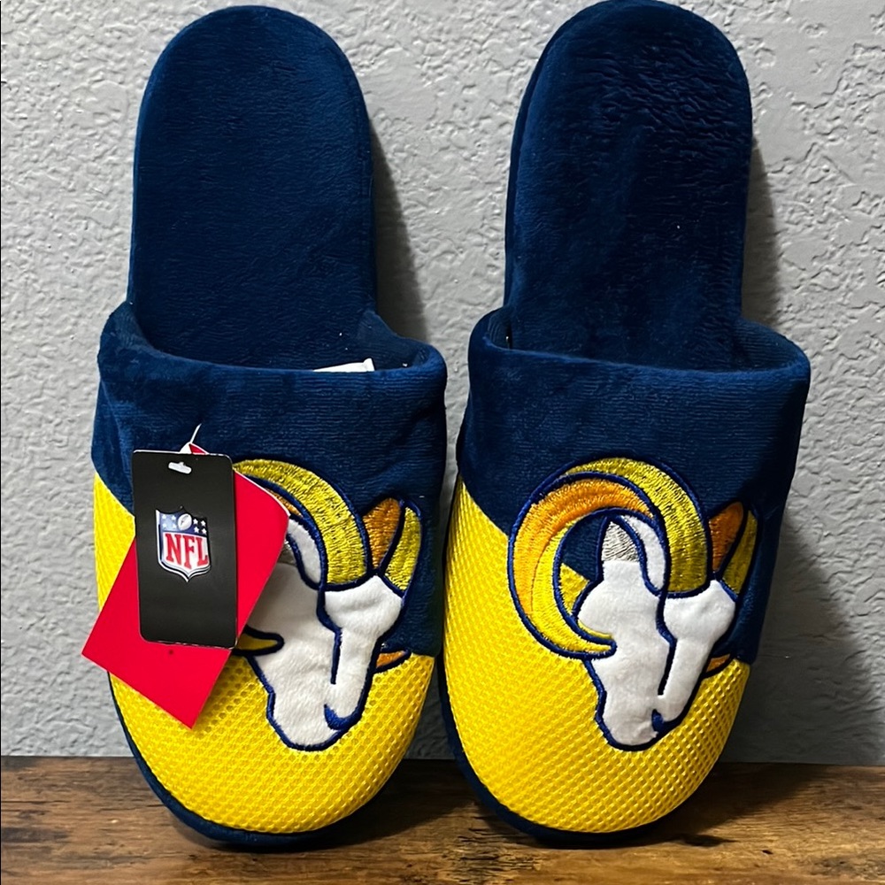 LA Rams  Slippers Plush Comfort/ NWT